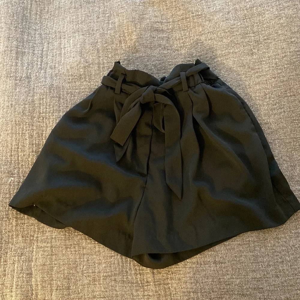 h&m shorts - Picture 1 of 2